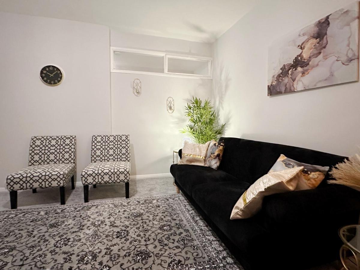 لندن Zoey Place Near Thames River - 2 Double Beds, 1 Single Bed, Spacious, Ideal For Families المظهر الخارجي الصورة